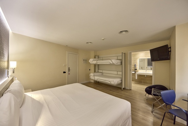HABITACIÓN FAMILIAR