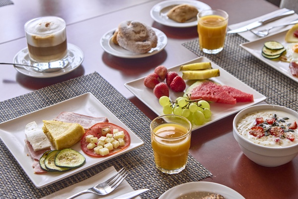DESAYUNO BUFFET